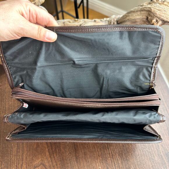Vintage Levenger large brown leather wallet clutch w/ buckle made in Taiwan - Picture 13 of 16